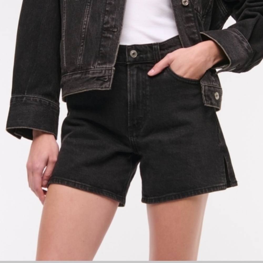Abercrombie & Fitch Black High Rise Dad Shorts